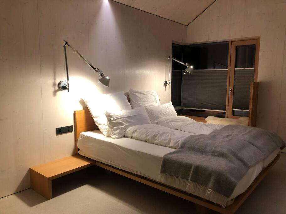 Urban Alpine Penthouse With Lake View Maurach  Exterior foto